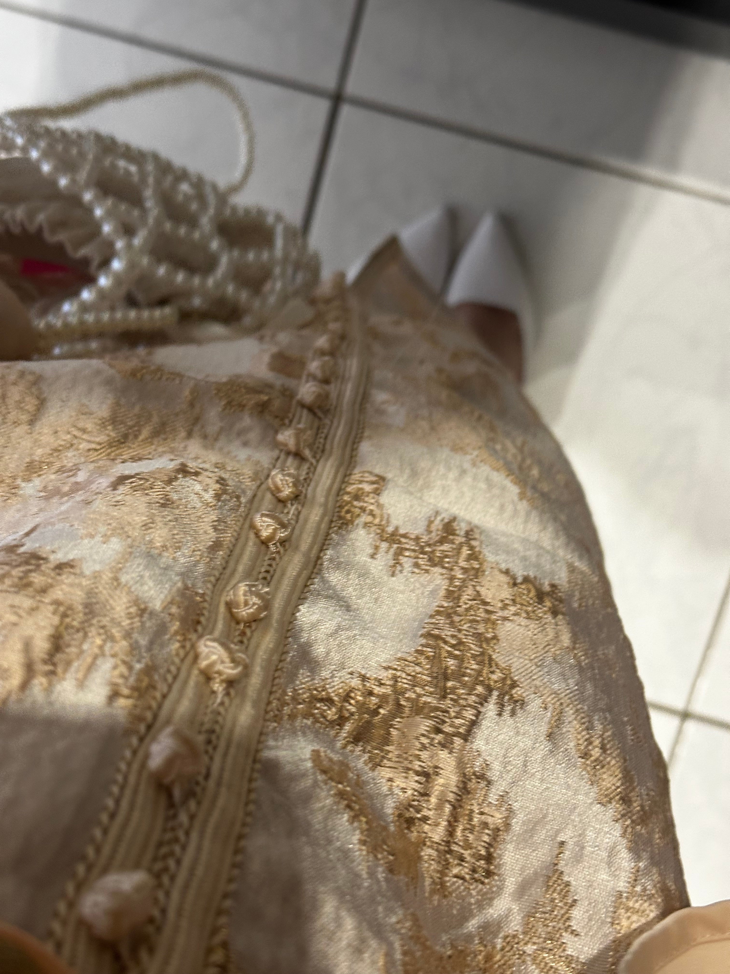 Ensemble Caftan Brocard beige élégant